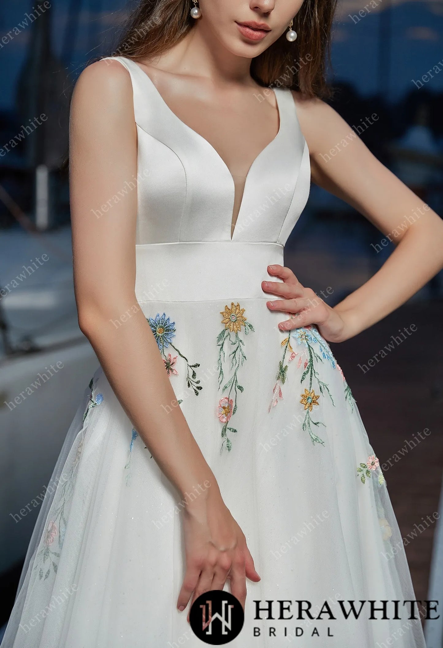 Boho bride dress with V-neck and multicolor lace details”