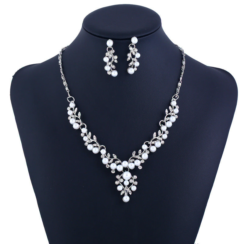 Pearl and Rhinestone Vine Design Bridal Set