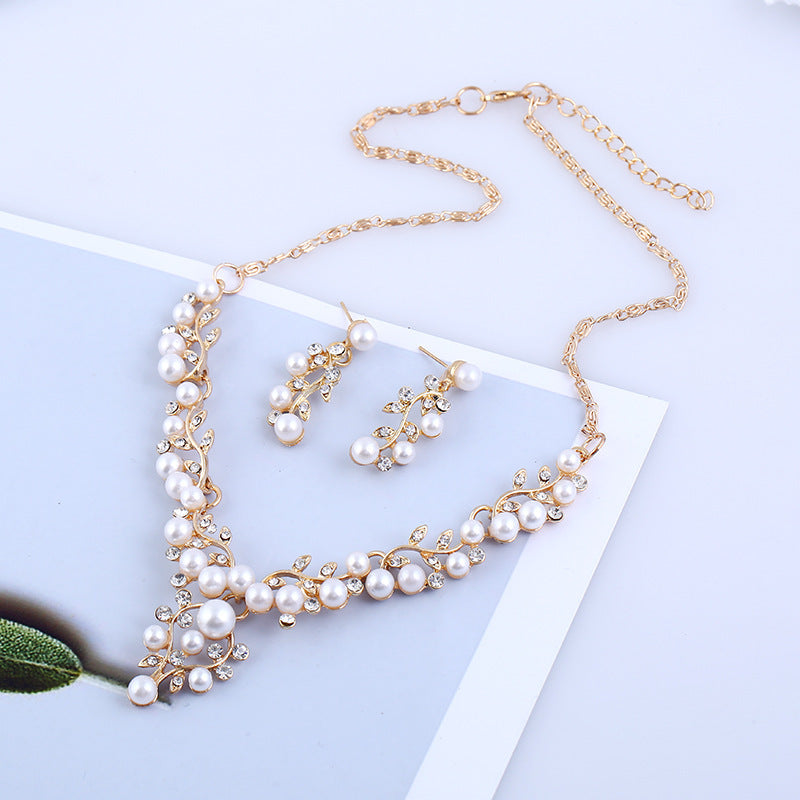 Pearl and Rhinestone Vine Design Bridal Set