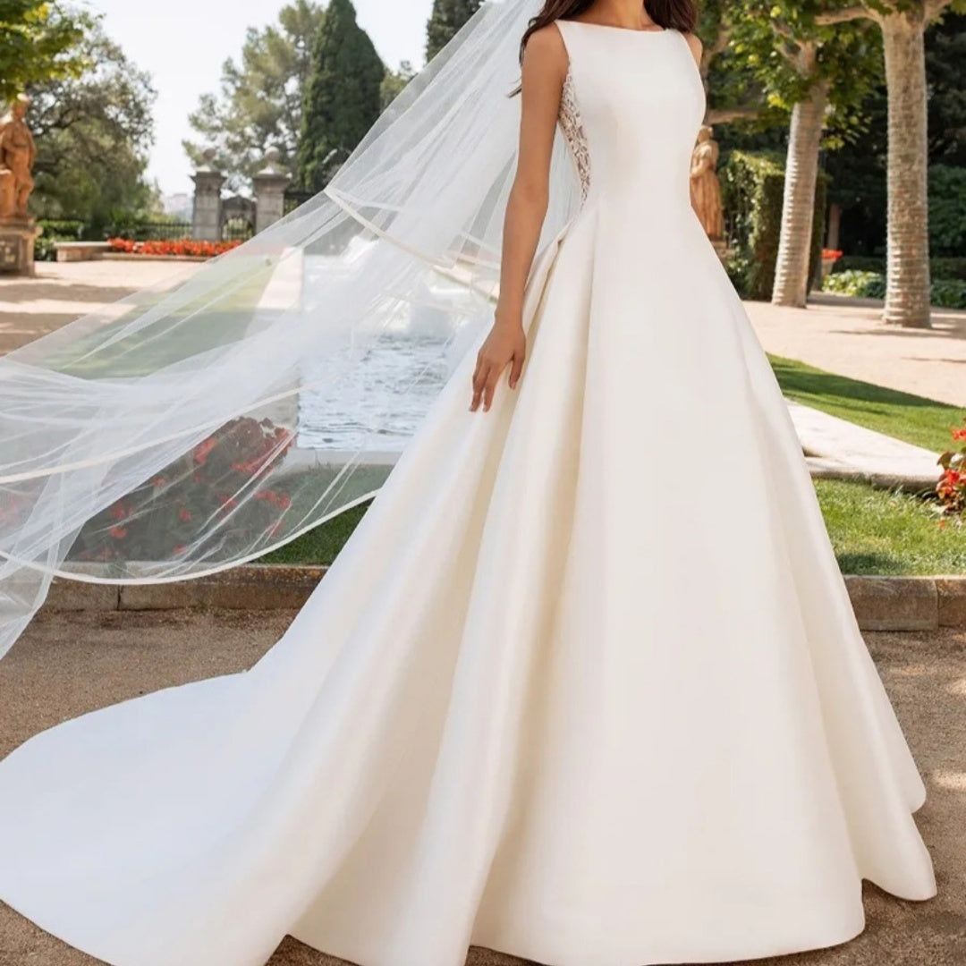 French Retro Lace and Satin Elegant Chapel Wedding Gown.
