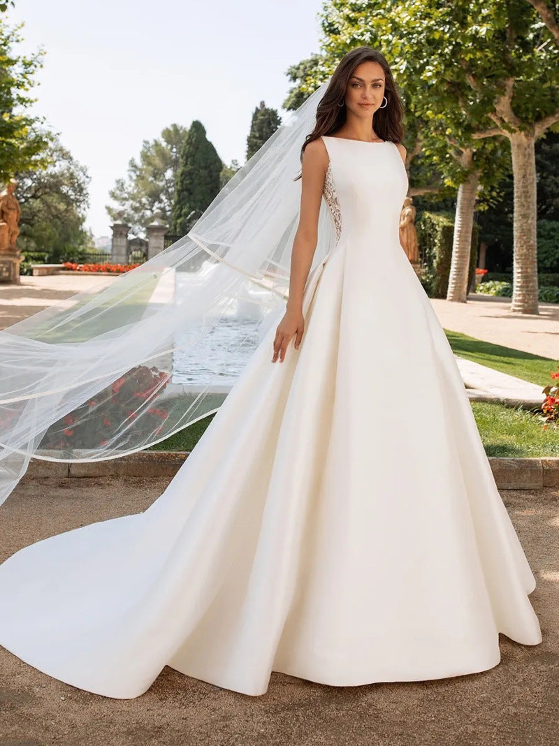 French Retro Lace and Satin Elegant Chapel Wedding Gown.