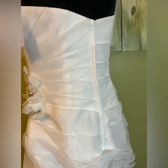 Clearance Sale: Sweetheart Neckline Wedding Gown with large pleated A-line Skirt.