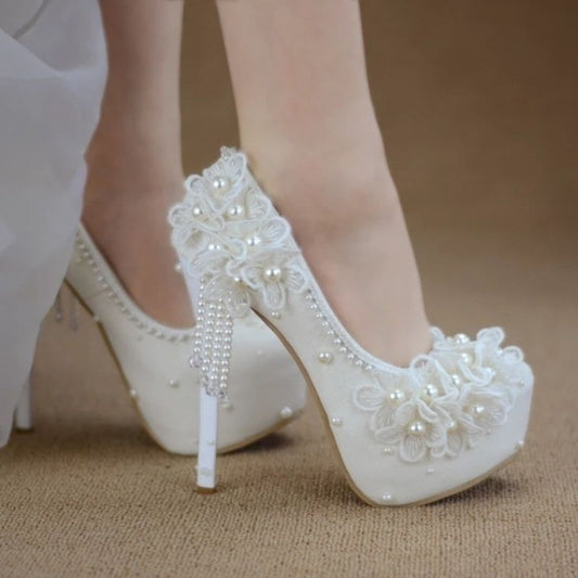 Lace and Flower Rhinestone Tassel High-heeled Bridal Shoes