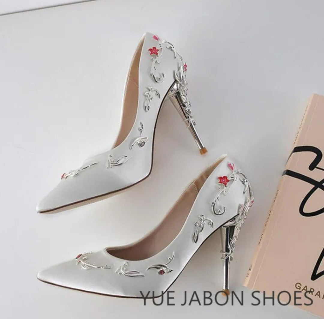Elegant Silk and Leaves Formal Pumps