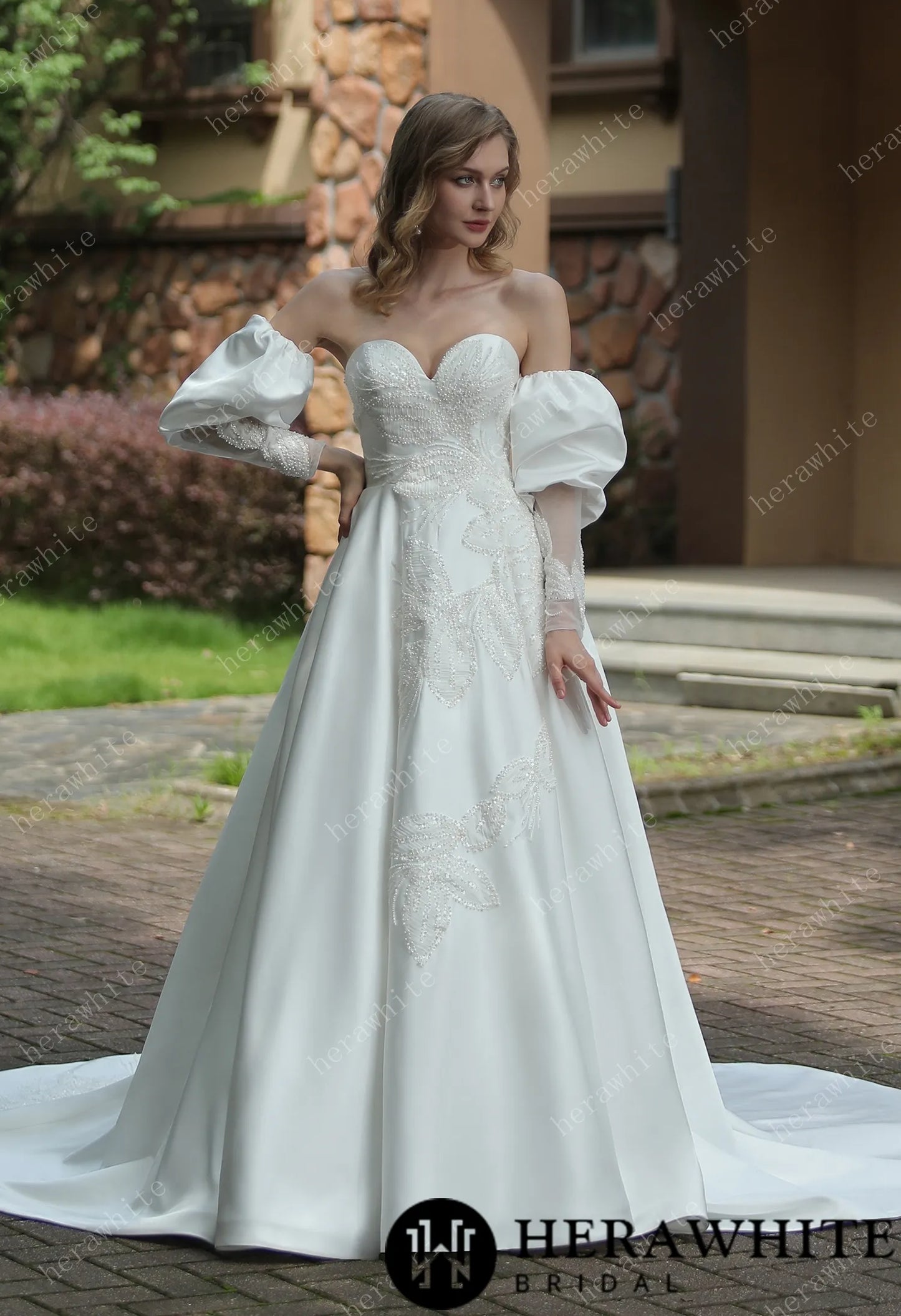 Classic Sweetheart Satin Detachable Puff Sleeves Wedding Dress