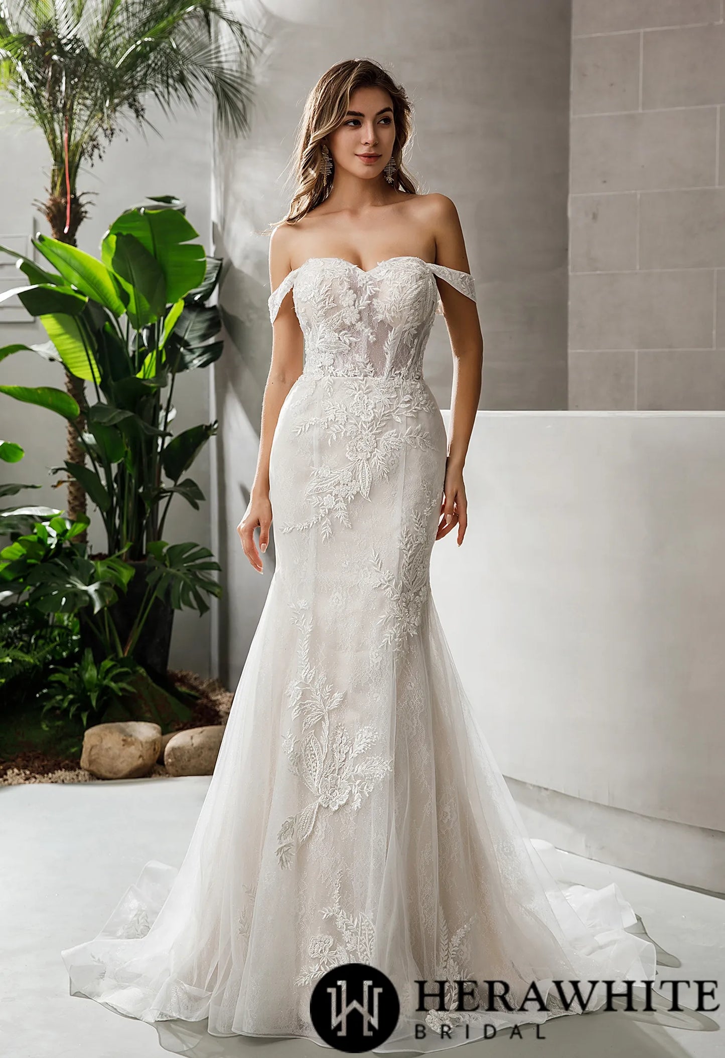 Delicate Sweetheart Neckline Illusion Bodice Wedding Dress