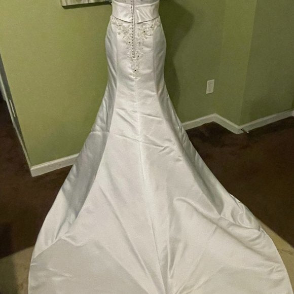 Clearance Sale: Satin Mermaid Wedding Gown by Da Vinci Bridal