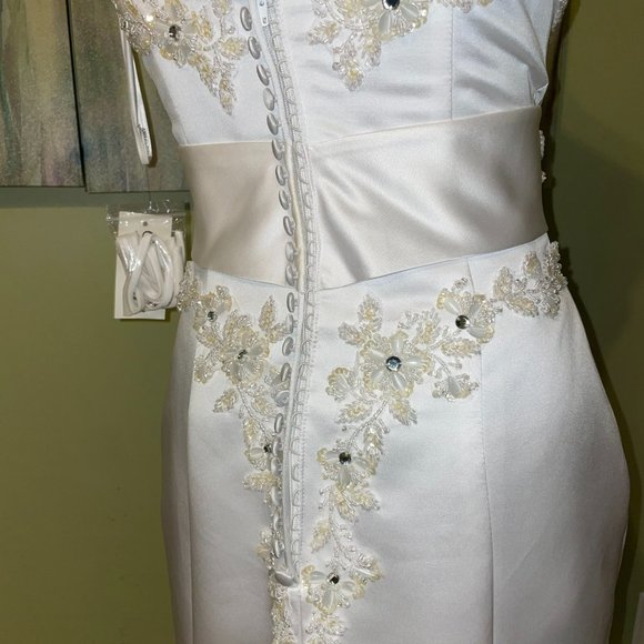 Clearance Sale: Satin Mermaid Wedding Gown by Da Vinci Bridal