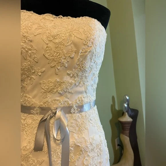 Clearance Sale: Vintage Lace Fitted Wedding Gown with Chapel Train