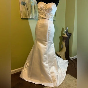 Clearance Sale: Satin Mermaid Wedding Gown by Da Vinci Bridal