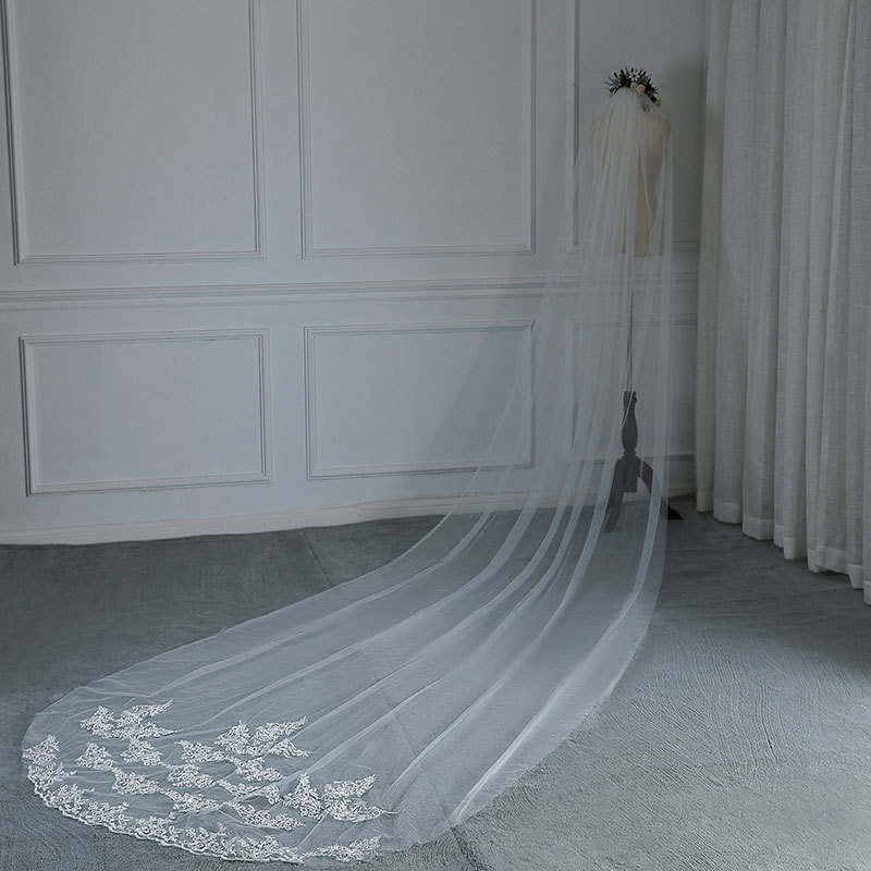 Romantic Lace Flower Design  Bridal Veil